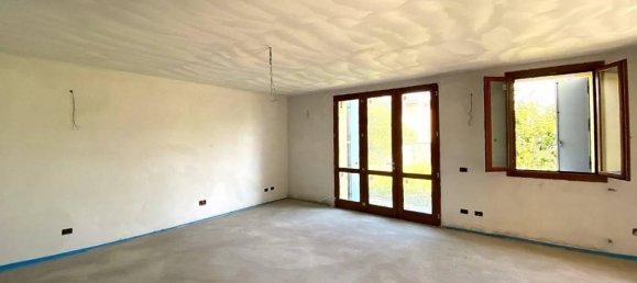 6 rooms Villa in Finale Emilia, Italy No. 37294 8