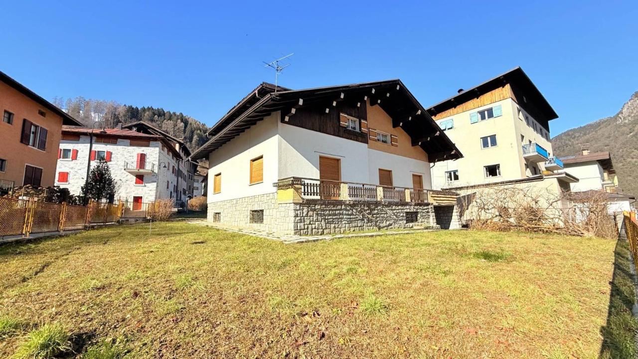 5-salle Villa à Tione di Trento, Italy No. 29895