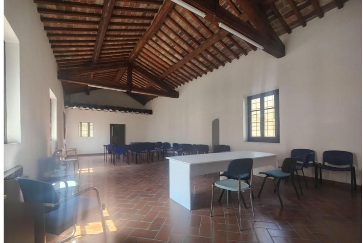 Oficina en Fucecchio, Italy 100 m² No. 328572