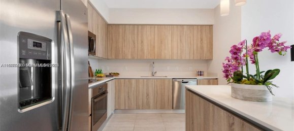 1 Schlafzimmer Gewerbliche Immobilien in Miami, USA, Nr. 614705 2