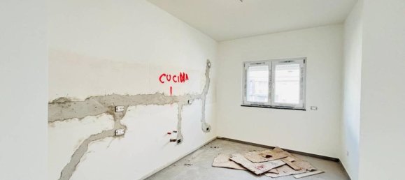 3-salle Appartement à Montecorvino Pugliano, Italy No. 29582 23