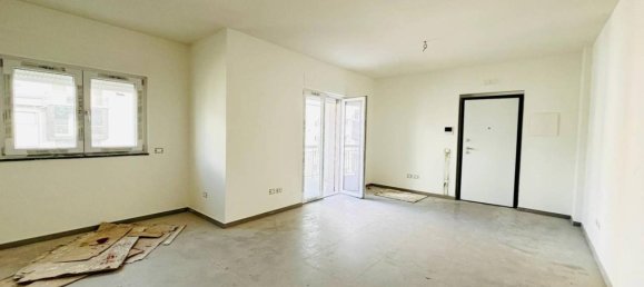 3-salle Appartement à Montecorvino Pugliano, Italy No. 29582 24