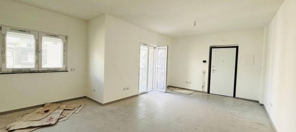 3-salle Appartement à Montecorvino Pugliano, Italy No. 29582 5