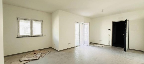 3-salle Appartement à Montecorvino Pugliano, Italy No. 29582 4