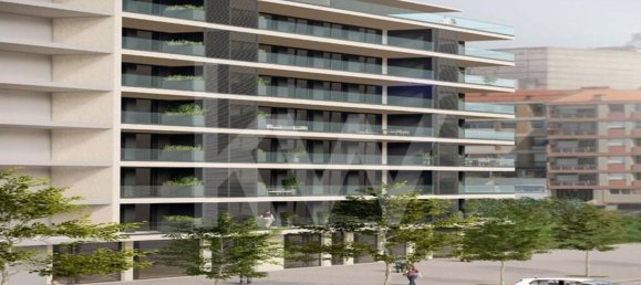 4 rooms Apartment in Porto, Portugal No. 82720 3