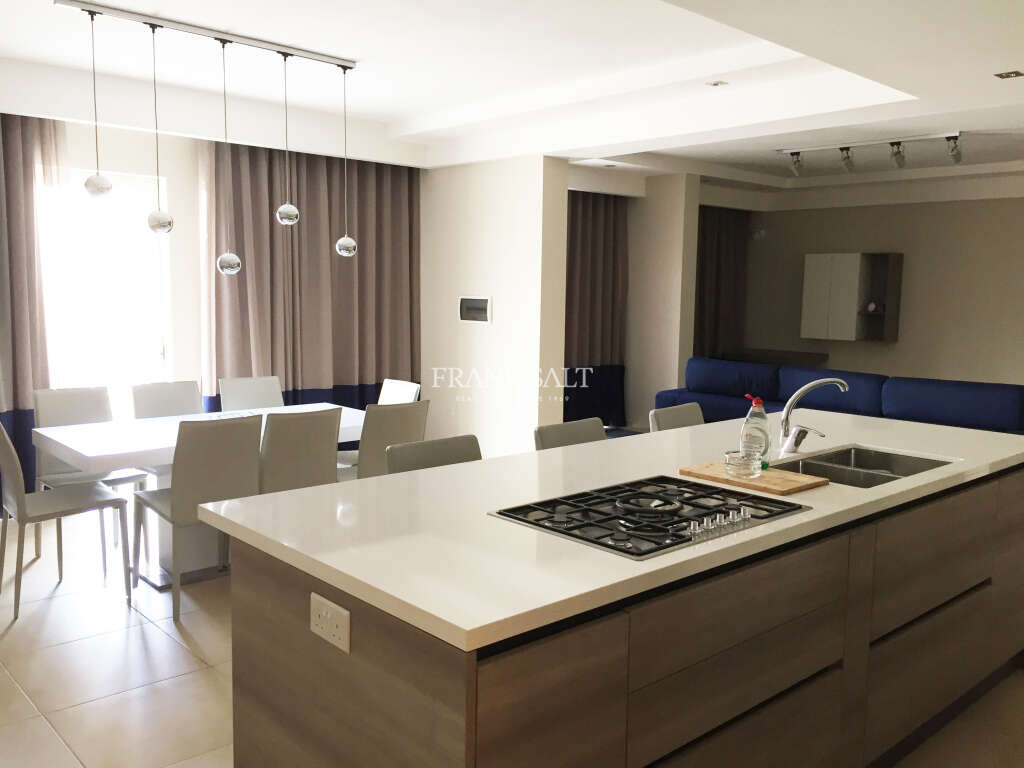 Квартира с 3 спальнями в Аттард, Мальта № 9095