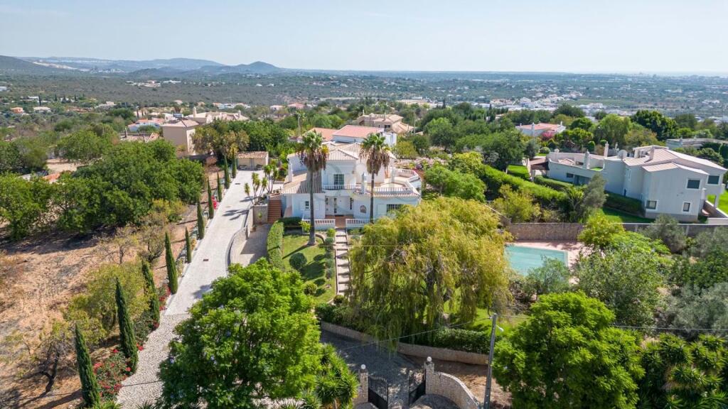 4 bedrooms Villa in Loule, Portugal No. 98654