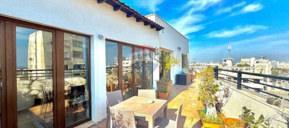 3 bedrooms Penthouse in Larnaca, Cyprus No. 18694 10