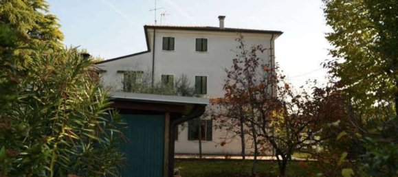 5 bedrooms Apartment in Spresiano, Italy No. 379646 9
