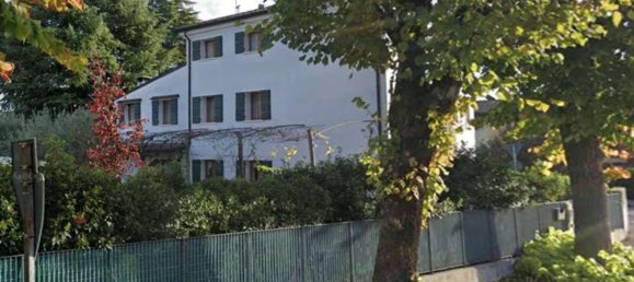 5 bedrooms Apartment in Spresiano, Italy No. 379646 3