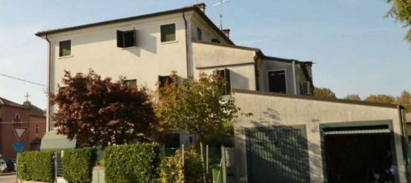 5 bedrooms Apartment in Spresiano, Italy No. 379646 5