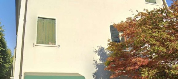 5 bedrooms Apartment in Spresiano, Italy No. 379646 4