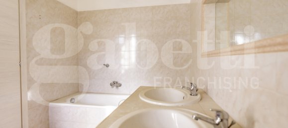 10-Zimmer Haus in Pinerolo, Italy, Nr. 221783 16