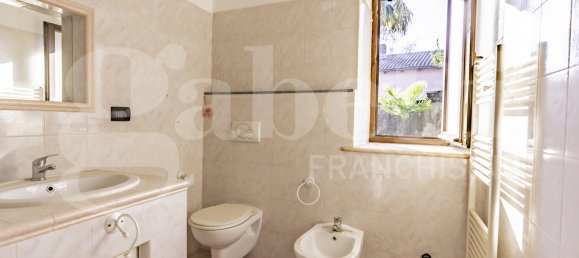 10-Zimmer Haus in Pinerolo, Italy, Nr. 221783 15