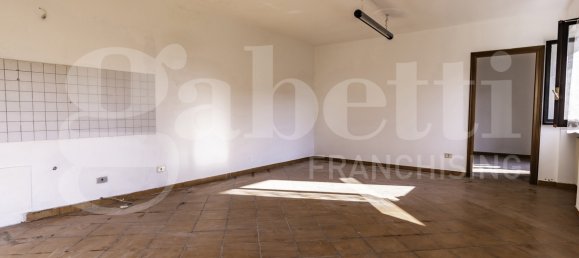 10-Zimmer Haus in Pinerolo, Italy, Nr. 221783 31