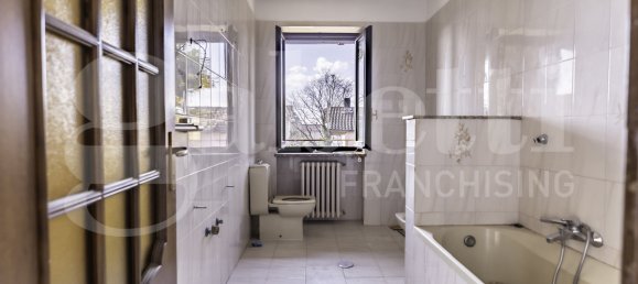 10-Zimmer Haus in Pinerolo, Italy, Nr. 221783 33