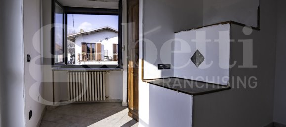 10-Zimmer Haus in Pinerolo, Italy, Nr. 221783 24