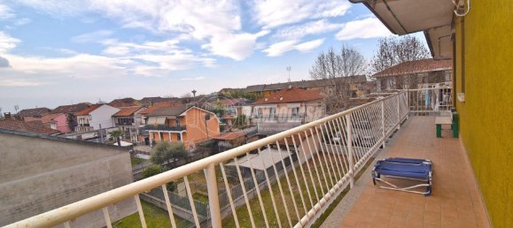 4-salle Appartement à Brandizzo, Italy No. 22306 8