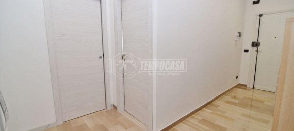 4-salle Appartement à Brandizzo, Italy No. 22306 14