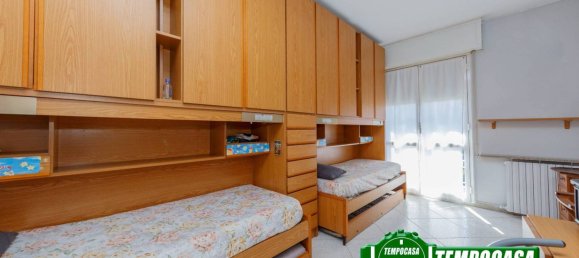 3 bedrooms Apartment in Milan, Italy No. 286836 11