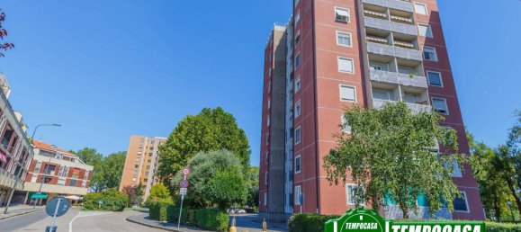 3 bedrooms Apartment in Milan, Italy No. 286836 2