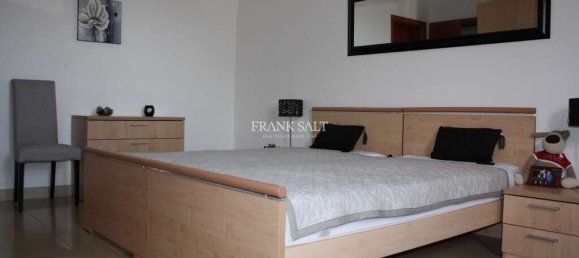 2 bedrooms Apartment in Gzira, Malta No. 8987 10