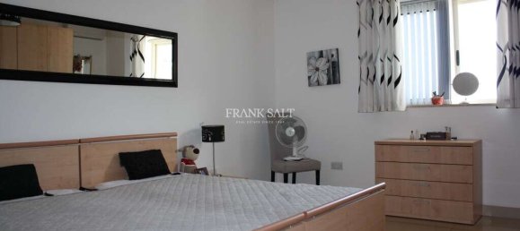 2 bedrooms Apartment in Gzira, Malta No. 8987 8