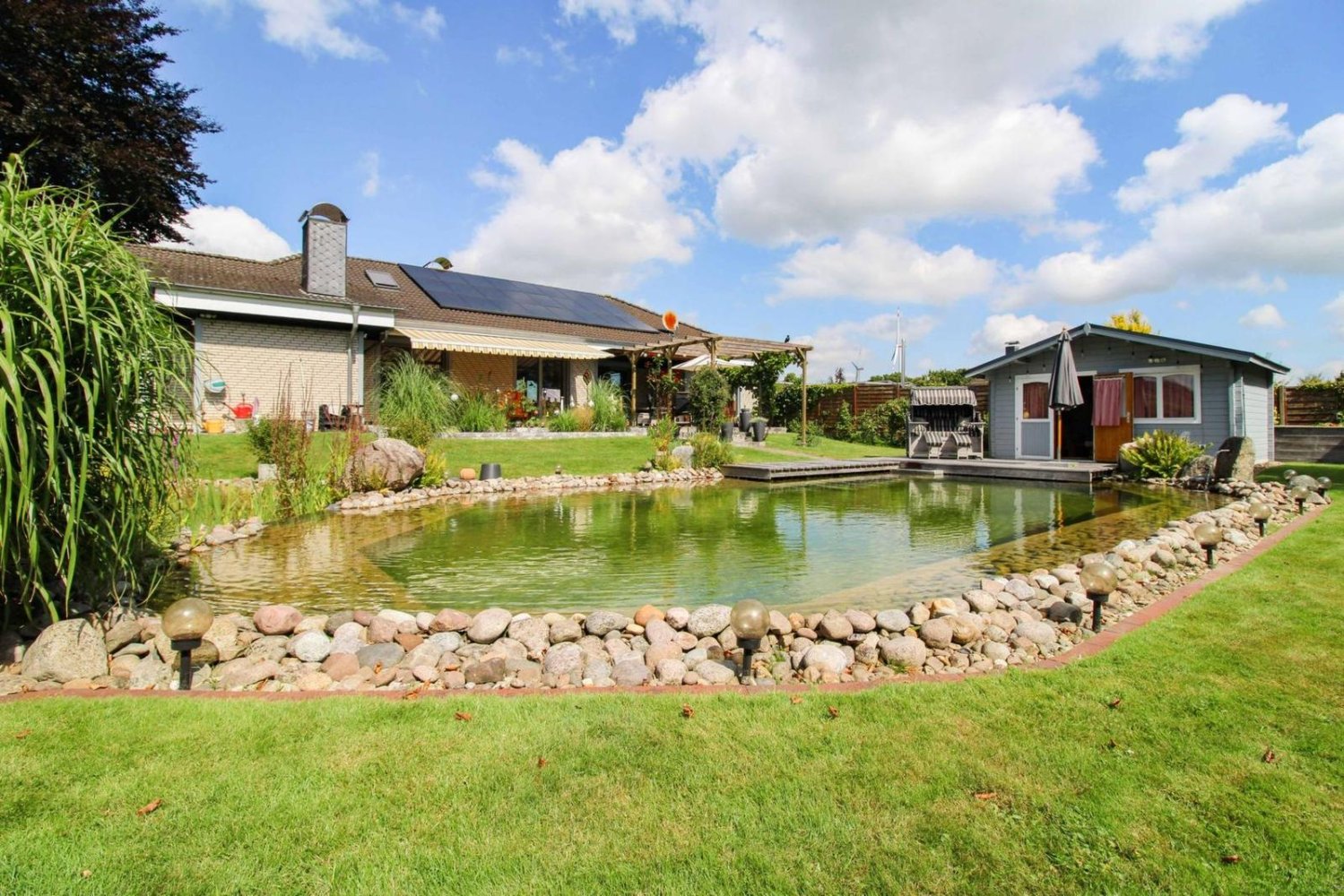 Bungalow de 3 dormitorios en Stade, Germany No. 350954