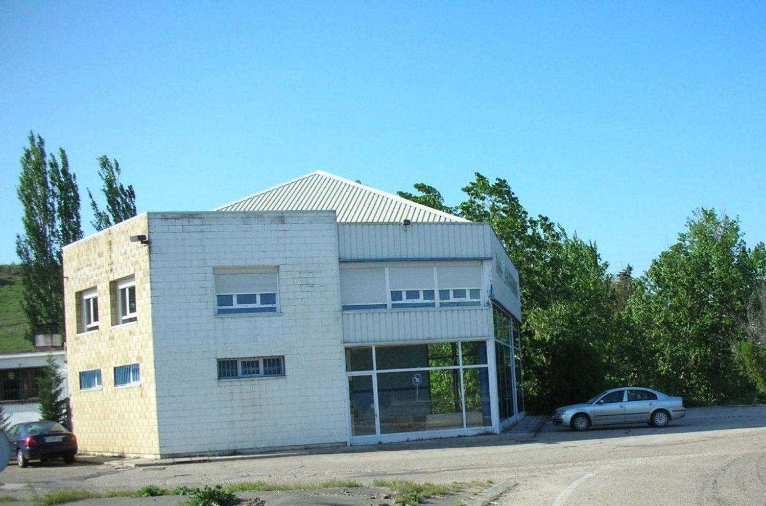 700m² Warehouse in Valladolid, Spain No. 22389