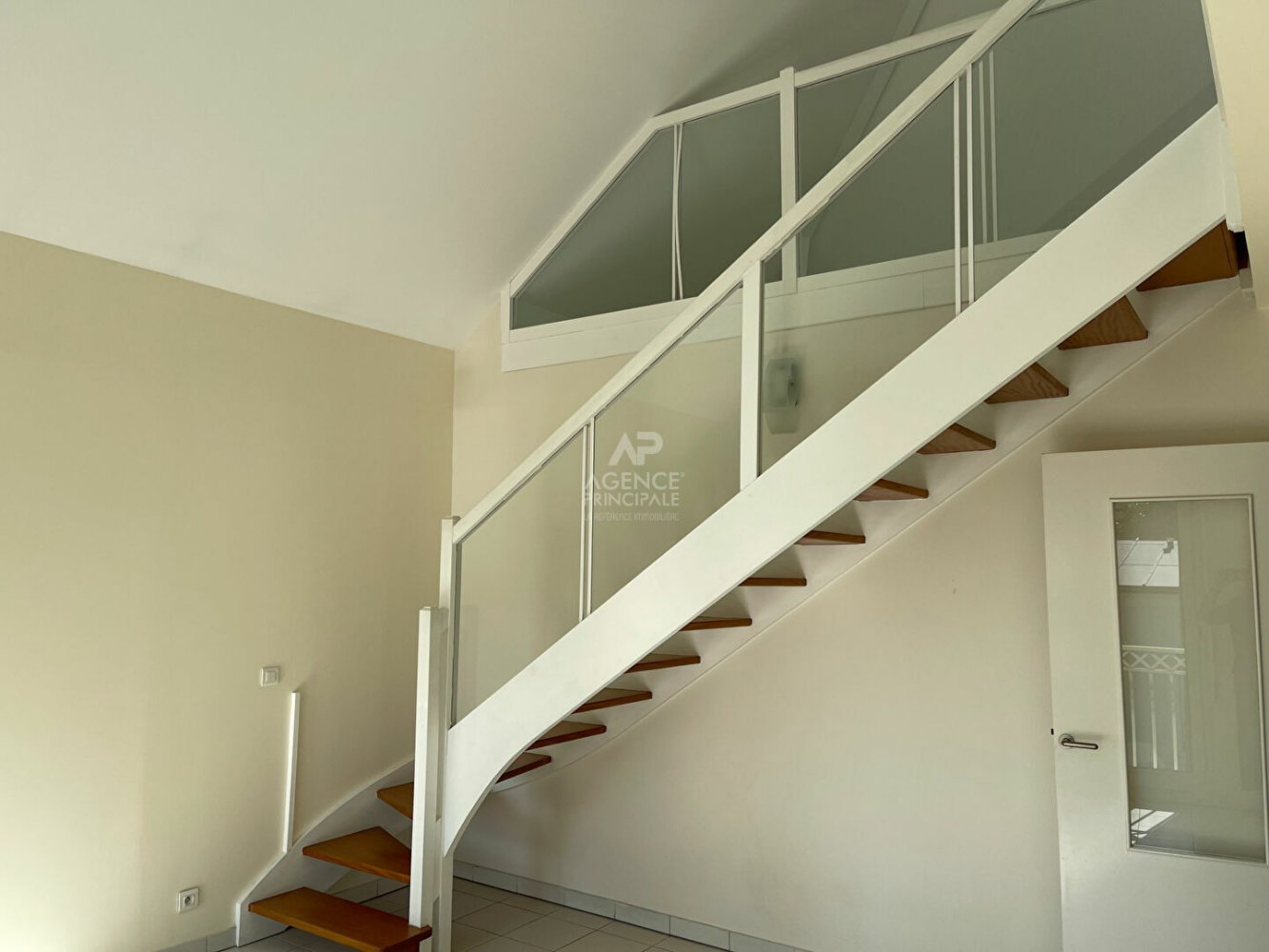 2 bedrooms Duplex in Maisons-Laffitte, France No. 351385