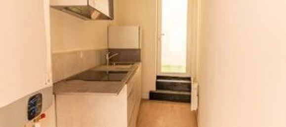 Квартира с 1 спальней в Лаваль, Франция № 300859 4