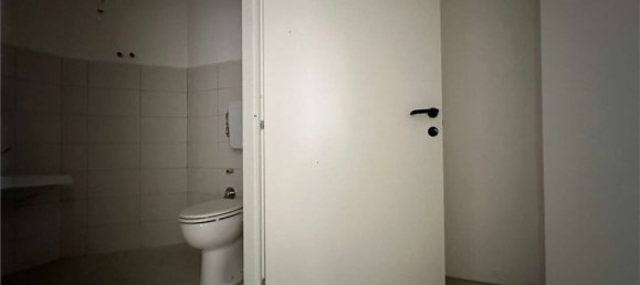 60m² Commercial property in Pescara, Italy No. 56799 8