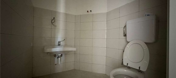 60m² Commercial property in Pescara, Italy No. 56799 6