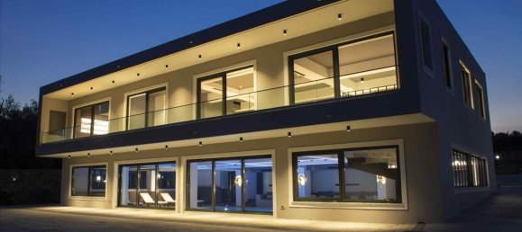 5 bedrooms Villa in Corfu, Greece No. 5601 2