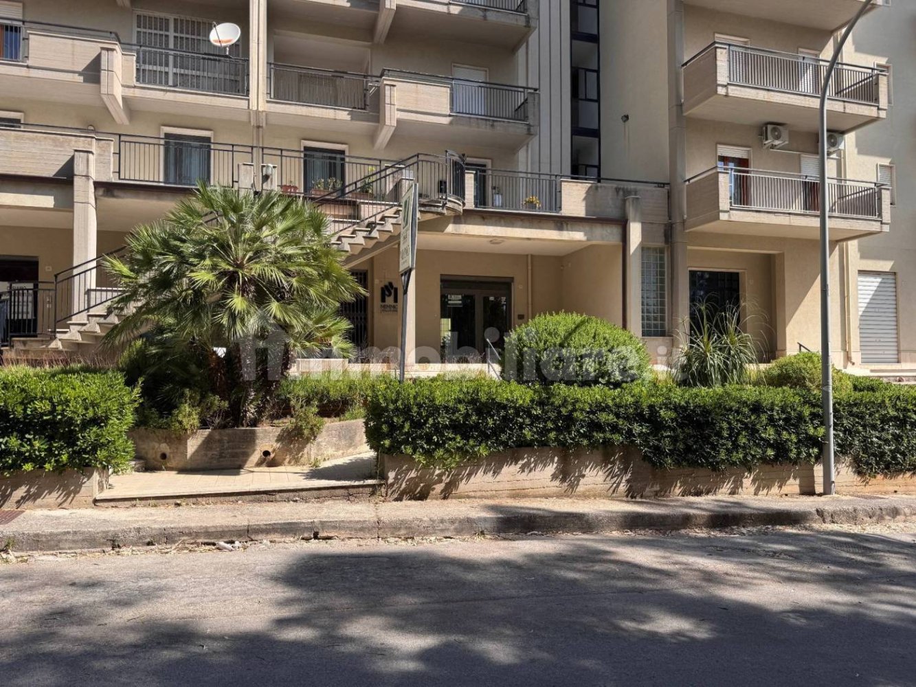 Propiedad comercial de 1 habitación en Castellammare del Golfo, Italy No. 267692