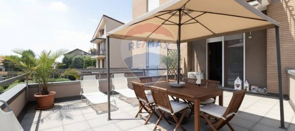 3 bedrooms Apartment in Seregno, Italy No. 329808 9