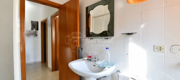 Квартира с 3 спальнями в Порто Сант Эльпидио, Италия № 121229 16