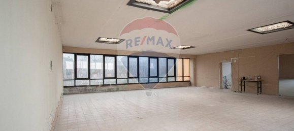 3 rooms Office in Brescia, Italy No. 145137 5