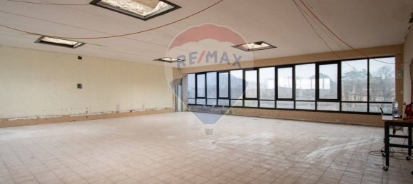 3 rooms Office in Brescia, Italy No. 145137 6