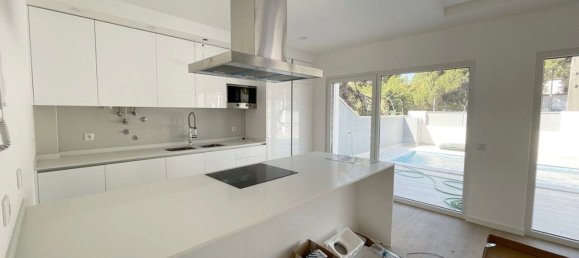 4 bedrooms House in Costa da Caparica, Portugal No. 99915 26