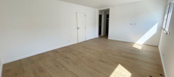 4 bedrooms House in Costa da Caparica, Portugal No. 99915 19