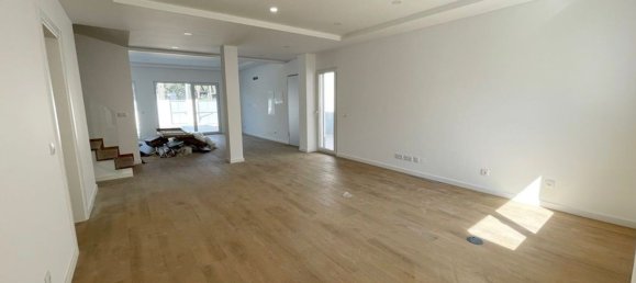 4 bedrooms House in Costa da Caparica, Portugal No. 99915 27