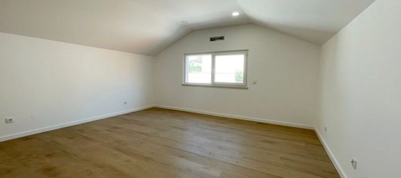 4 bedrooms House in Costa da Caparica, Portugal No. 99915 31