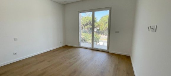 4 bedrooms House in Costa da Caparica, Portugal No. 99915 13