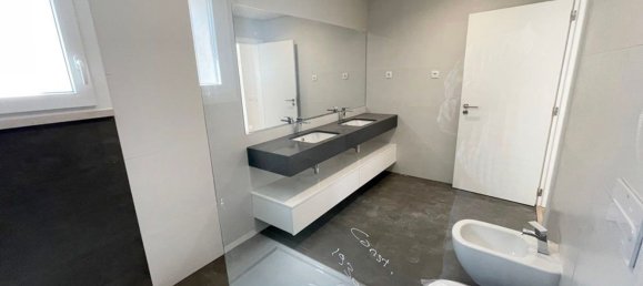 4 bedrooms House in Costa da Caparica, Portugal No. 99915 11