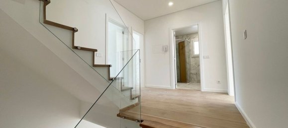 4 bedrooms House in Costa da Caparica, Portugal No. 99915 24