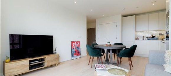2 bedrooms Apartment in London, United Kingdom No. 7212 13