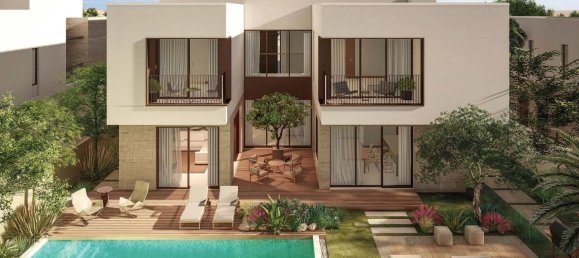 5 bedrooms Villa in Abu Dhabi, UAE No. 96430 16