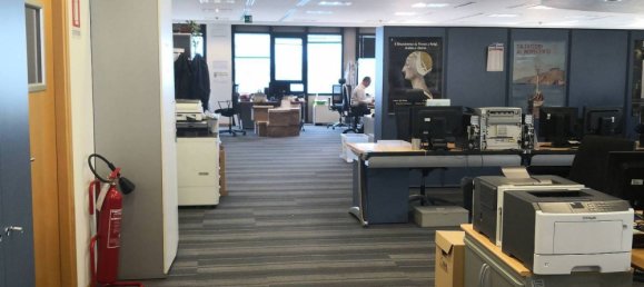 552m² Office in Florence, Italy No. 171264 3