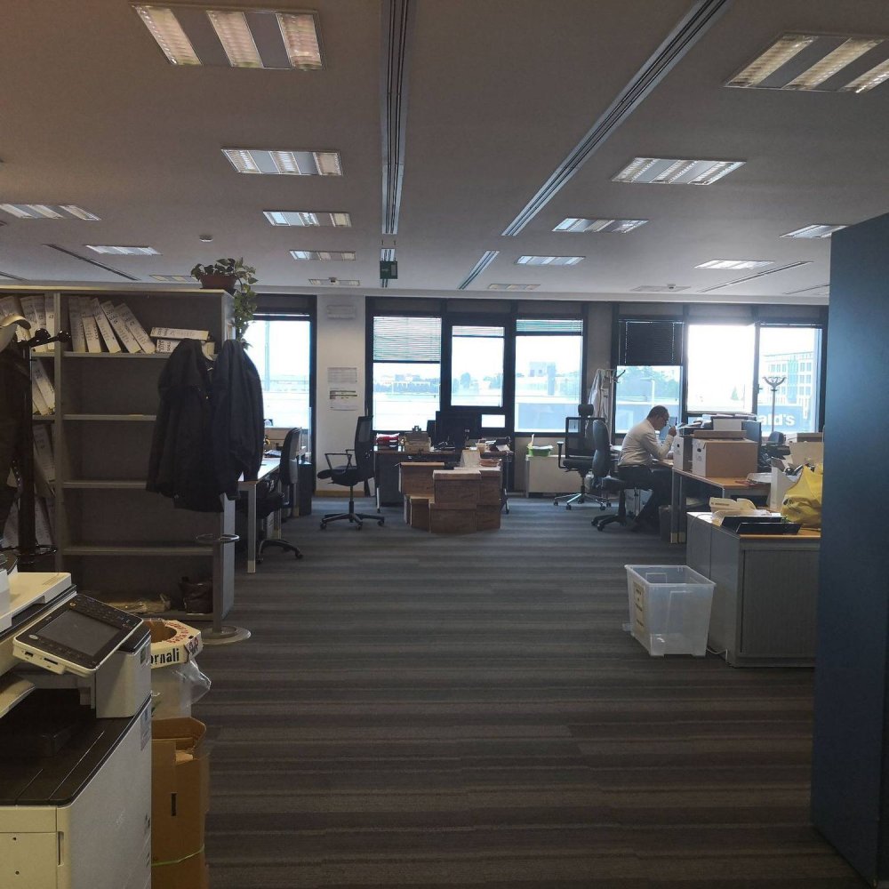 552m² Office in Florence, Italy No. 171264